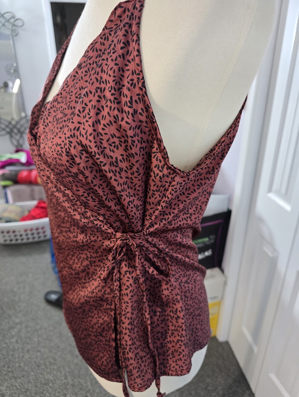 Papermoon Women's Red/Black Scallop Neckline Strappy Wrap Cami Top - Picture 5 of 10